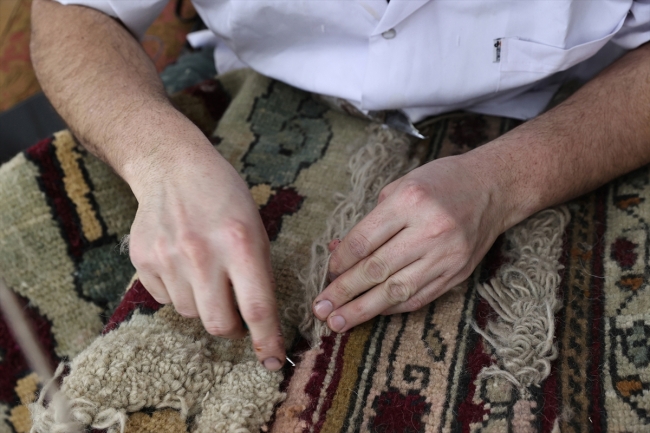 Milli Sarayların en büyük halısı restore edildi